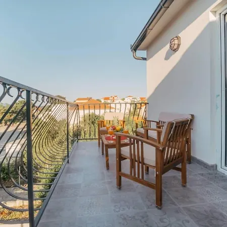Complex In Okrug Donji 3*