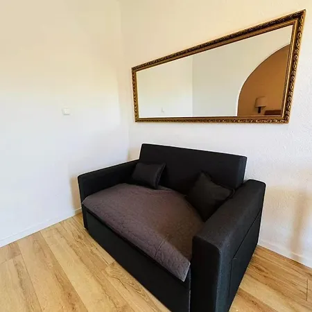 Konukevi Complex In Okrug Donji 3*